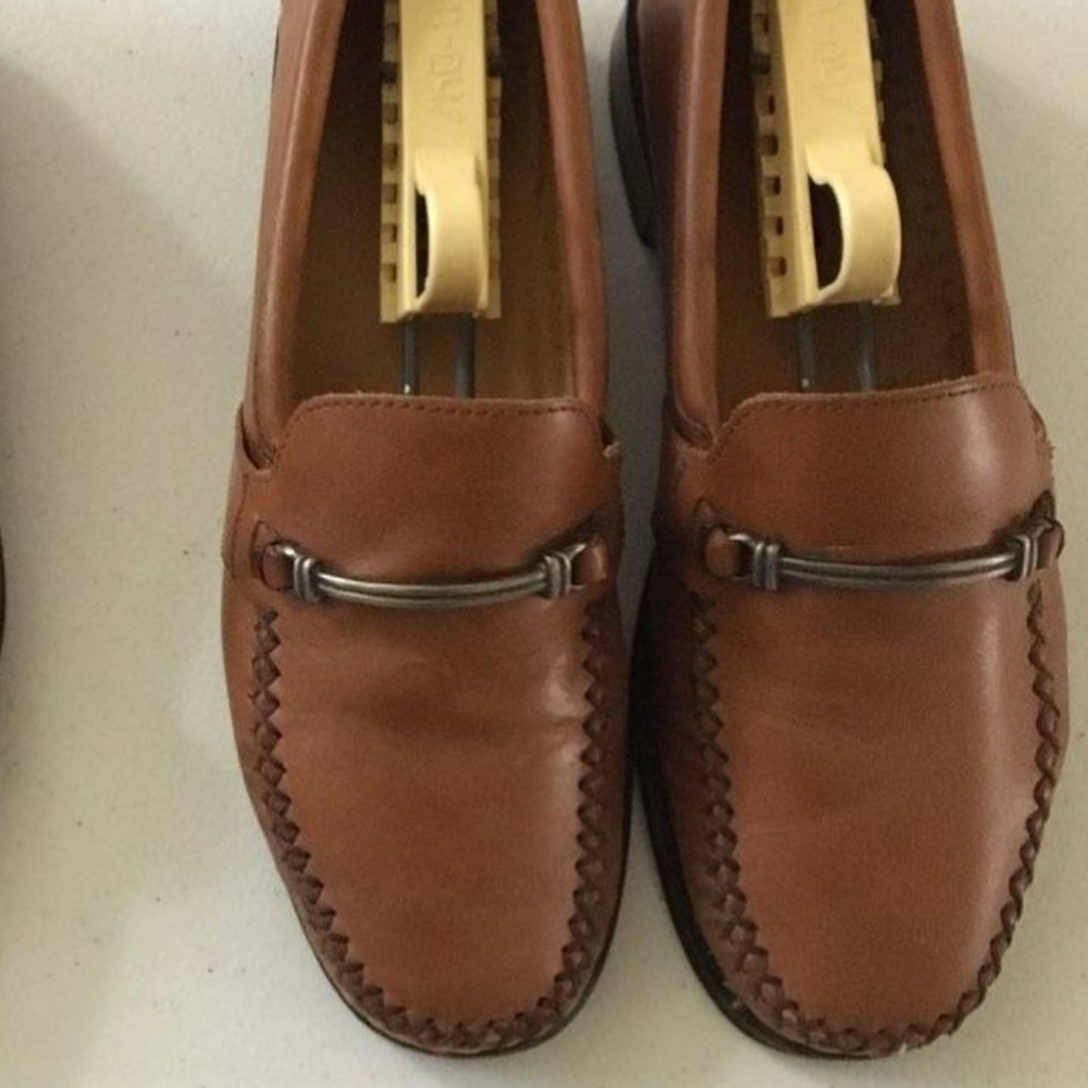 EUC - Italian Leather Ladies' Flats - Size 5.5 M